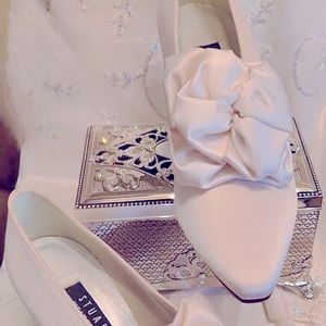 Stuart Weitzman ivory satin bridal Shoes Size 7